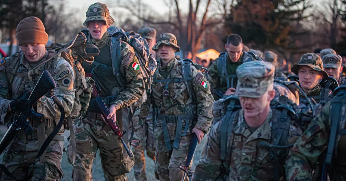 Угорщина почала відкликати військових з енергооб’єктів після поразки ФІДЕС на виборах Угорщина почала відкликати військових з енергооб’єктів після поразки ФІДЕС на виборах