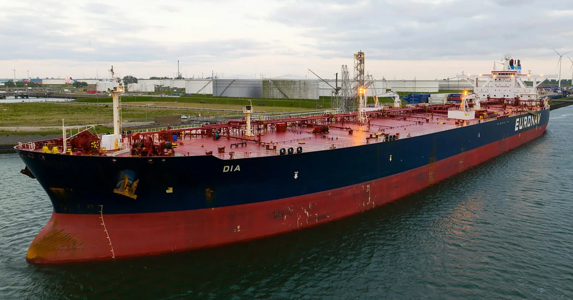 Найбільші покупці нафти в Азії вичерпують варіанти постачання в обхід Ормузу