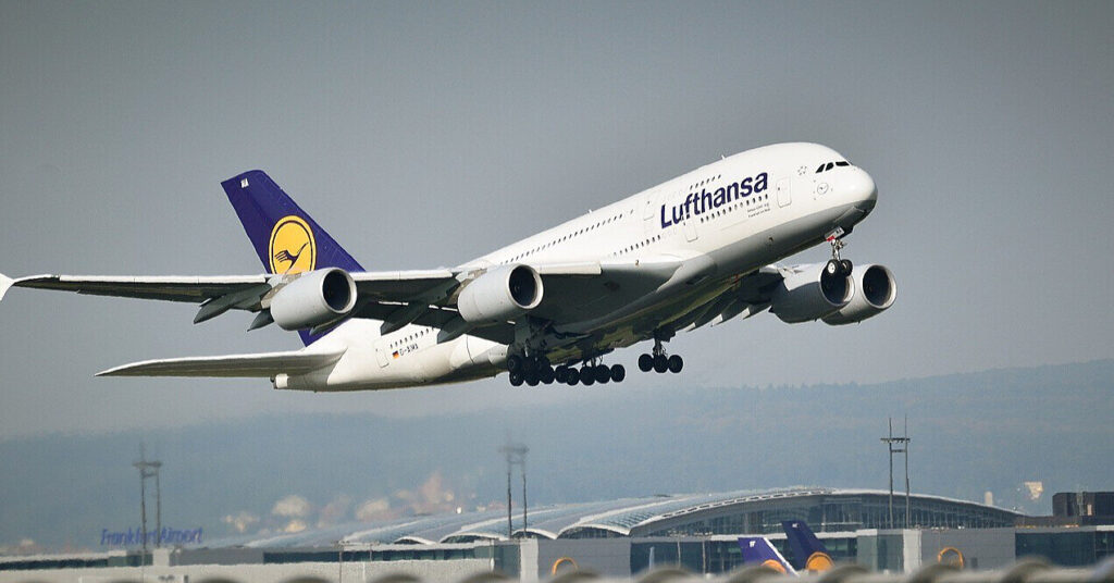 FT: Європа може зіткнутися з дефіцитом авіапалива без відкриття Ормузької протоки