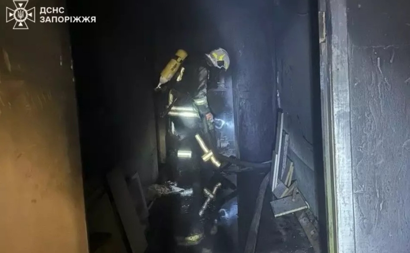 У Запоріжжі зайнялася квартира у багатоповерхівці через коротке замикання