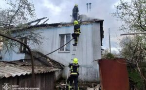 У Кам’янському посеред дня зайнявся житловий будинок