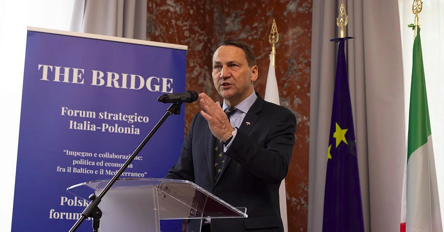 Сікорський заявив, що Путін загнав себе в глухий кут і не чує правди від генералів