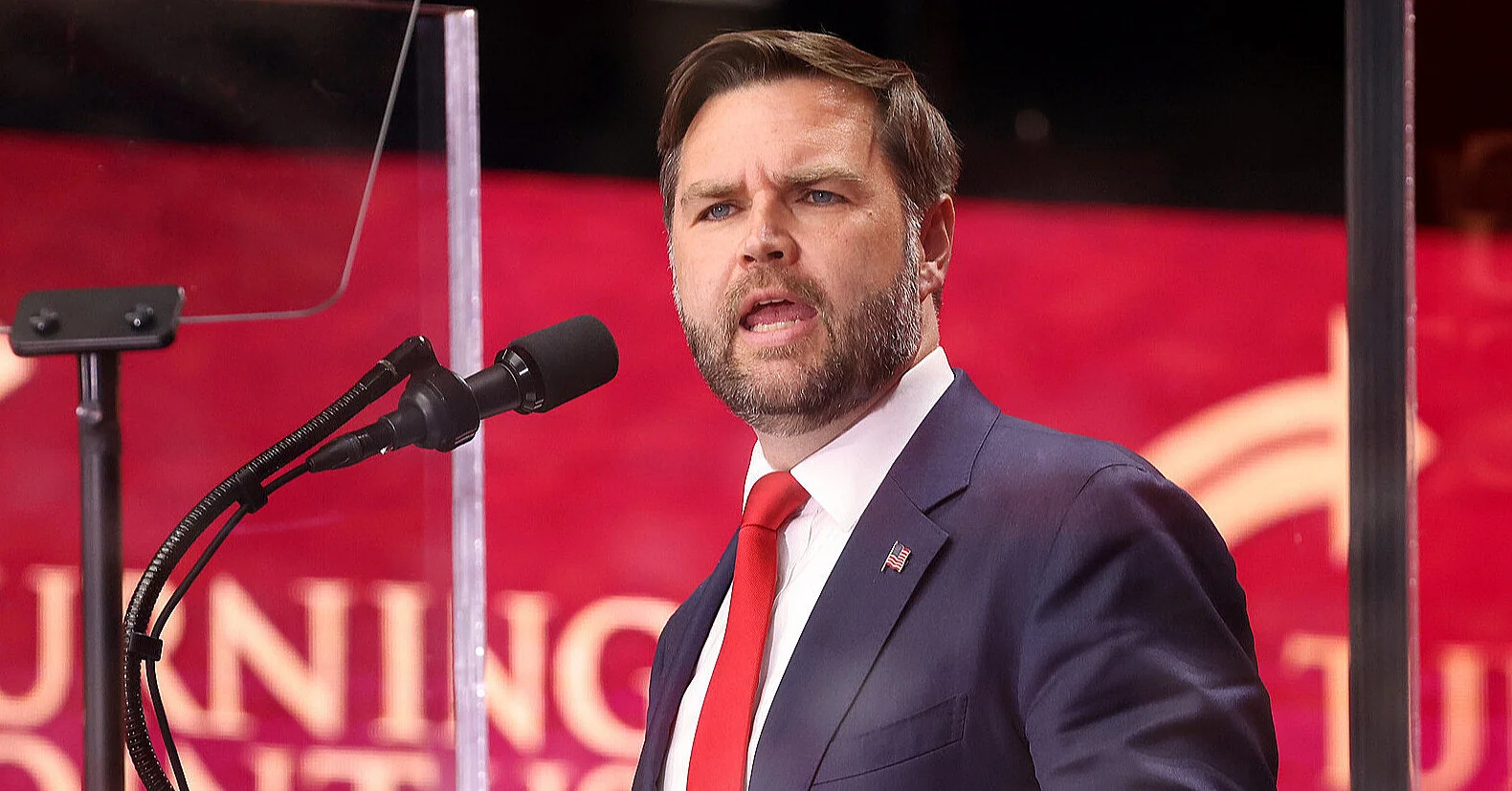 Венс заявив, що пишається припиненням фінансування війни в Україні з боку США