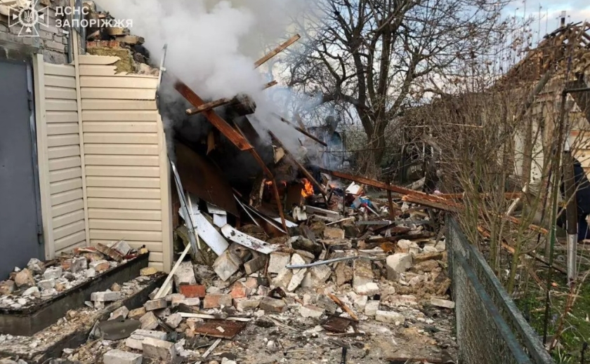 Запорізький район: внаслідок масованого обстрілу загинула людина, ще 4 особи травмовано Запорізький район: внаслідок масованого обстрілу загинула людина, ще 4 особи травмовано