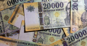 Угорський форинт суттєво зміцнився після перемоги опозиції на виборах Угорський форинт суттєво зміцнився після перемоги опозиції на виборах