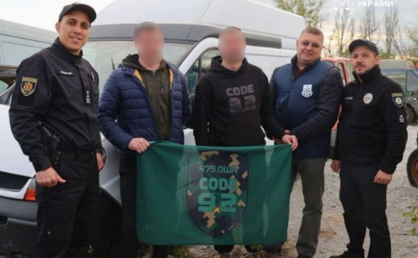 У Запоріжжі правоохоронці передали Силам оборони України вилучене як речовий доказ авто