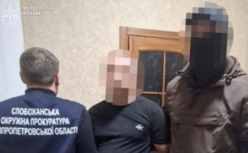 Обіцяв за  тисяч переправити за кордон: у Дніпрі викрито незаконну схему