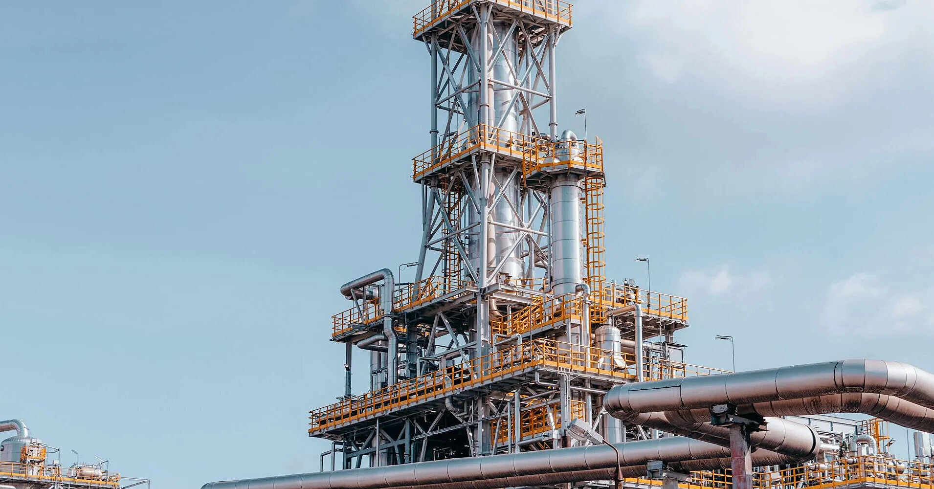 Азійські НПЗ доплачують близько  за нафту з ОАЕ через дефіцит сировини