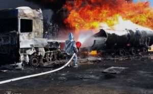 У Кам’янському районі дрон влучив в АЗС: вогнеборці ліквідували займання