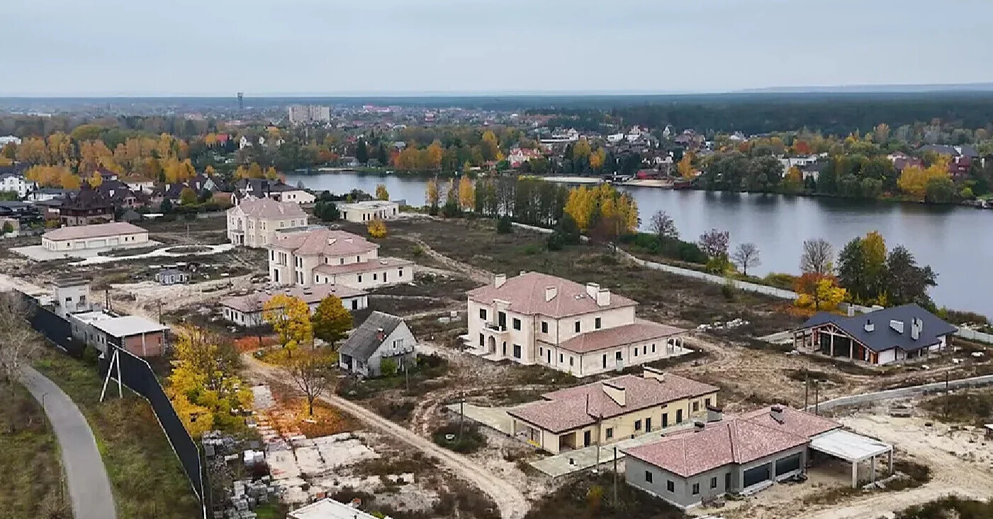 Ще чотирьом підозрюваним у справі “Династії” обрали запобіжні заходи
