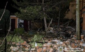 Поліцейські документують наслідки ворожої атаки на Дніпро