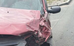 У Дніпрі на перехресті вулиць Калинова-Зразкова сталася ДТП: є постраждала