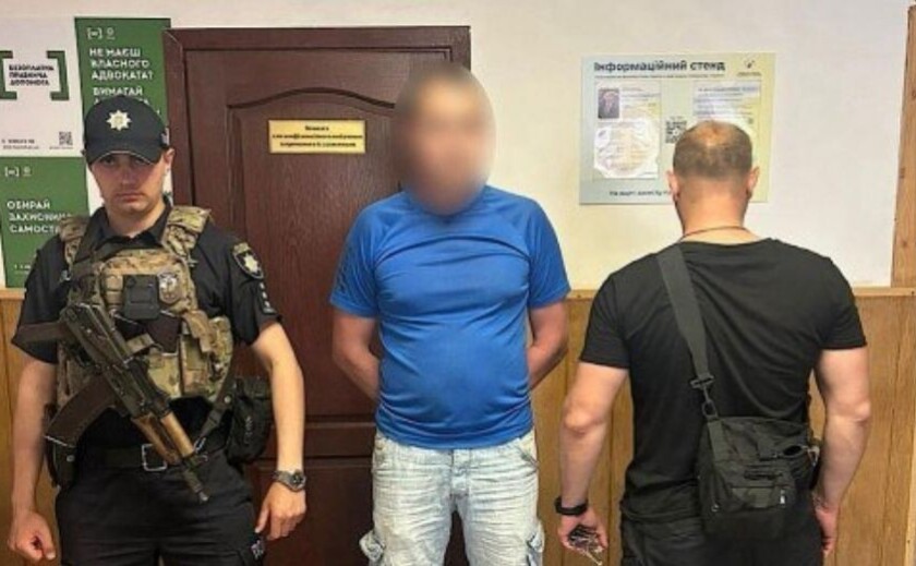 Двічі обікрав підприємство: на Дніпропетровщині повідомили про підозру 38-річному чоловіку Двічі обікрав підприємство: на Дніпропетровщині повідомили про підозру 38-річному чоловіку