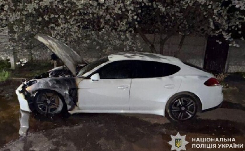 У Кривому Розі поліцейські повідомили про підозру 32-річному чоловіку за підпал автомобіля У Кривому Розі поліцейські повідомили про підозру 32-річному чоловіку за підпал автомобіля