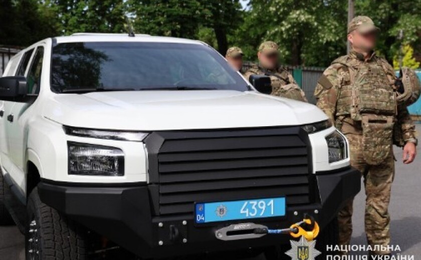 Поліція Дніпропетровщини отримала п’ять пікапів для антидронового загону батальйону поліції особливого призначення Поліція Дніпропетровщини отримала п’ять пікапів для антидронового загону батальйону поліції особливого призначення