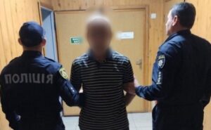 Напав на жінку та пограбував: оперативники кримінальної поліції Дніпра затримали підозрюваного