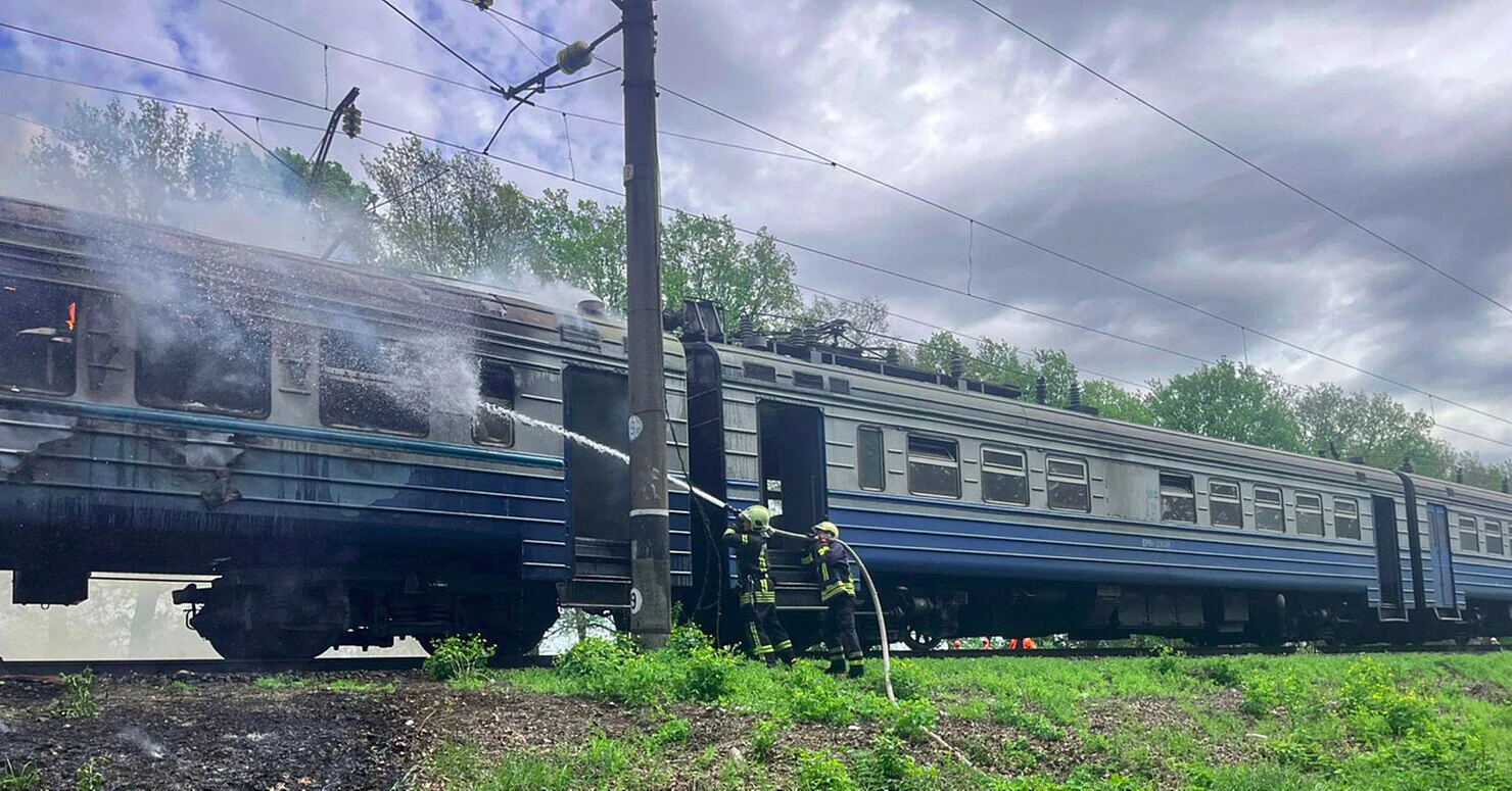 На Черкащині спалахнув електропоїзд під час руху: що відомо