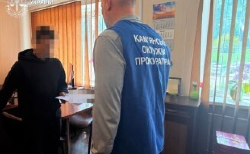 У Кам’янському затримано чоловіка, який намагався зґвалтувати 6-річну падчерку У Кам’янському затримано чоловіка, який намагався зґвалтувати 6-річну падчерку