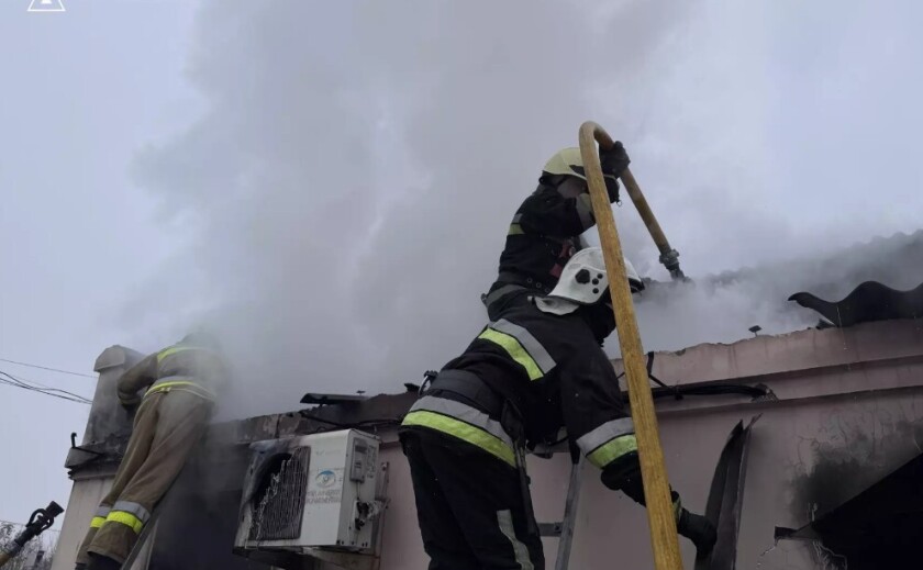 У Дніпрі надзвичайники ліквідували пожежу на території підприємства У Дніпрі надзвичайники ліквідували пожежу на території підприємства