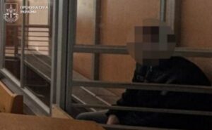 Знімав на відео, як ґвалтує рідну доньку, та поширював в Інтернеті: у Дніпрі «батька» засуджено до 13 років ув’язнення Знімав на відео, як ґвалтує рідну доньку, та поширював в Інтернеті: у Дніпрі «батька» засуджено до 13 років ув’язнення