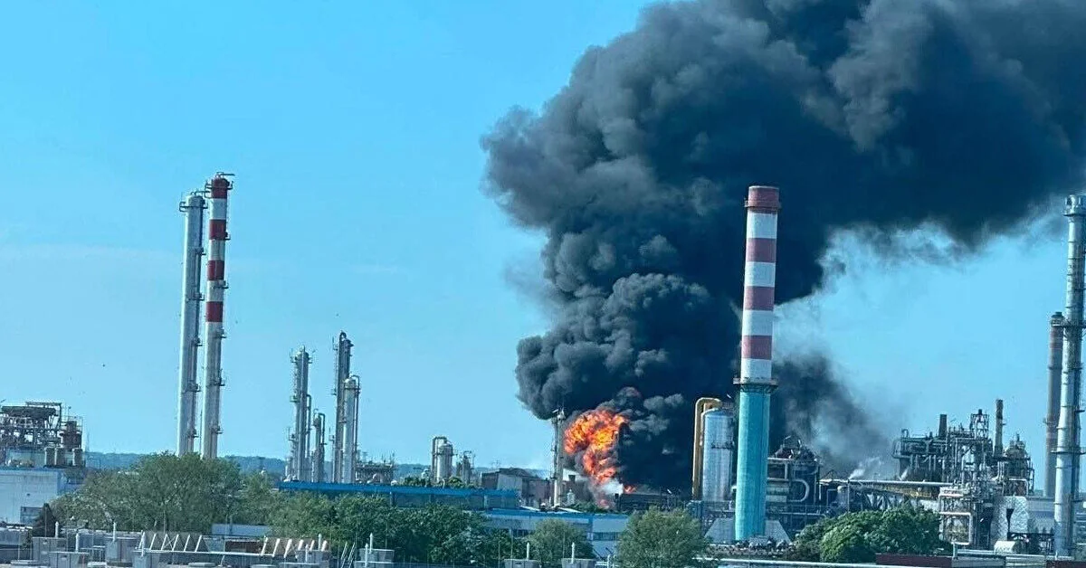 В Угорщині стався вибух на нафтохімічному заводі: є загиблий і тяжко поранені В Угорщині стався вибух на нафтохімічному заводі: є загиблий і тяжко поранені
