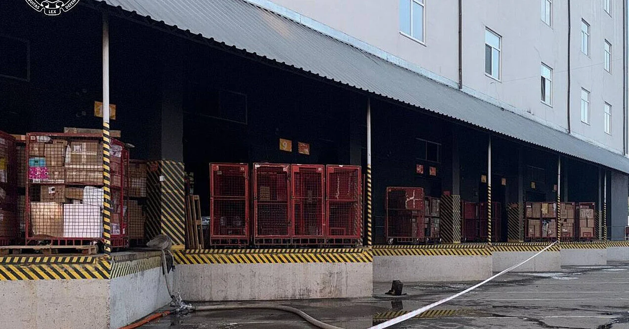 Розслідують як теракт: у Києві на поштовому терміналі стався вибух