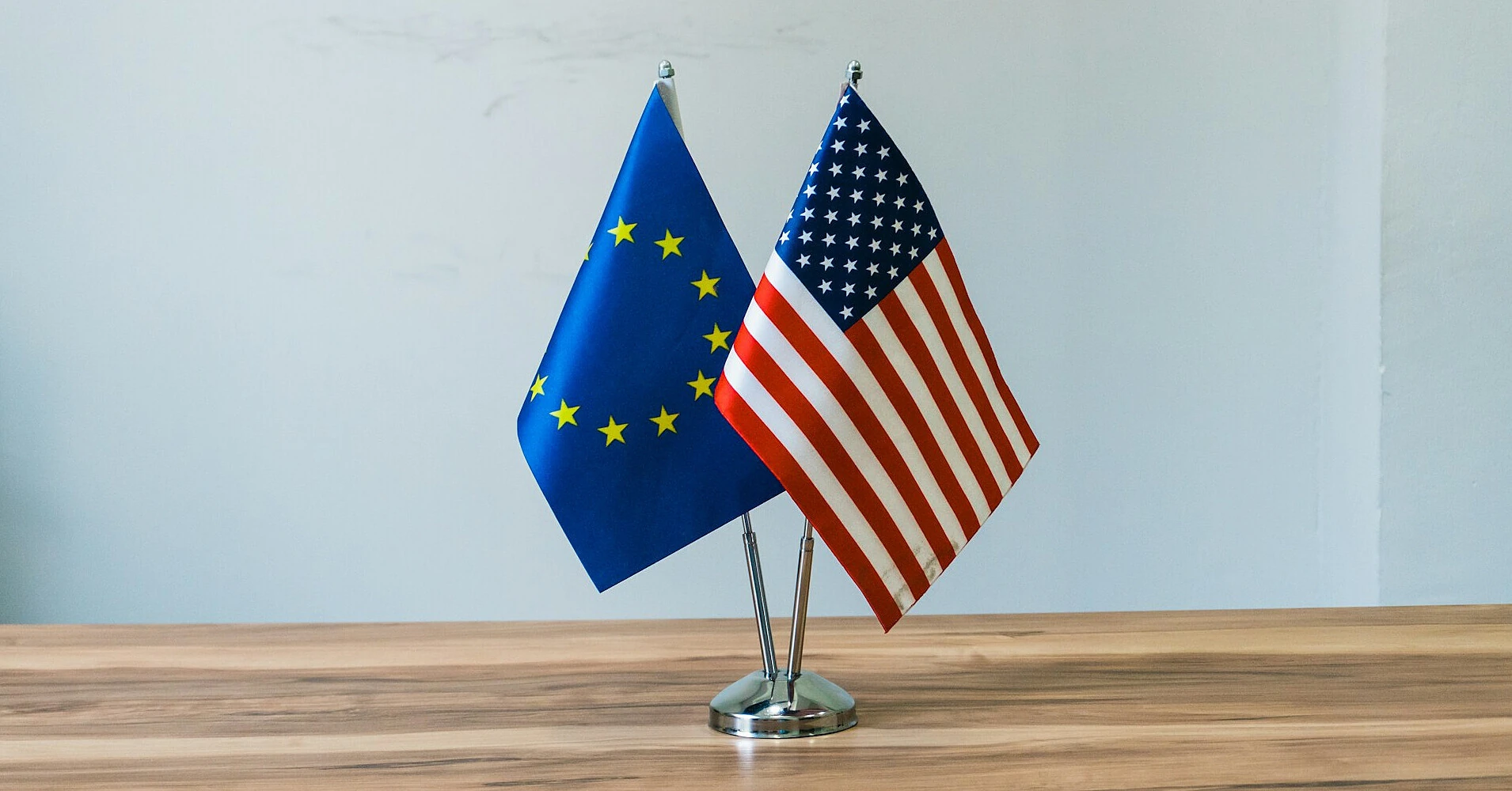 ЄС остаточно схвалив тарифну угоду зі США до дедлайну Трампа