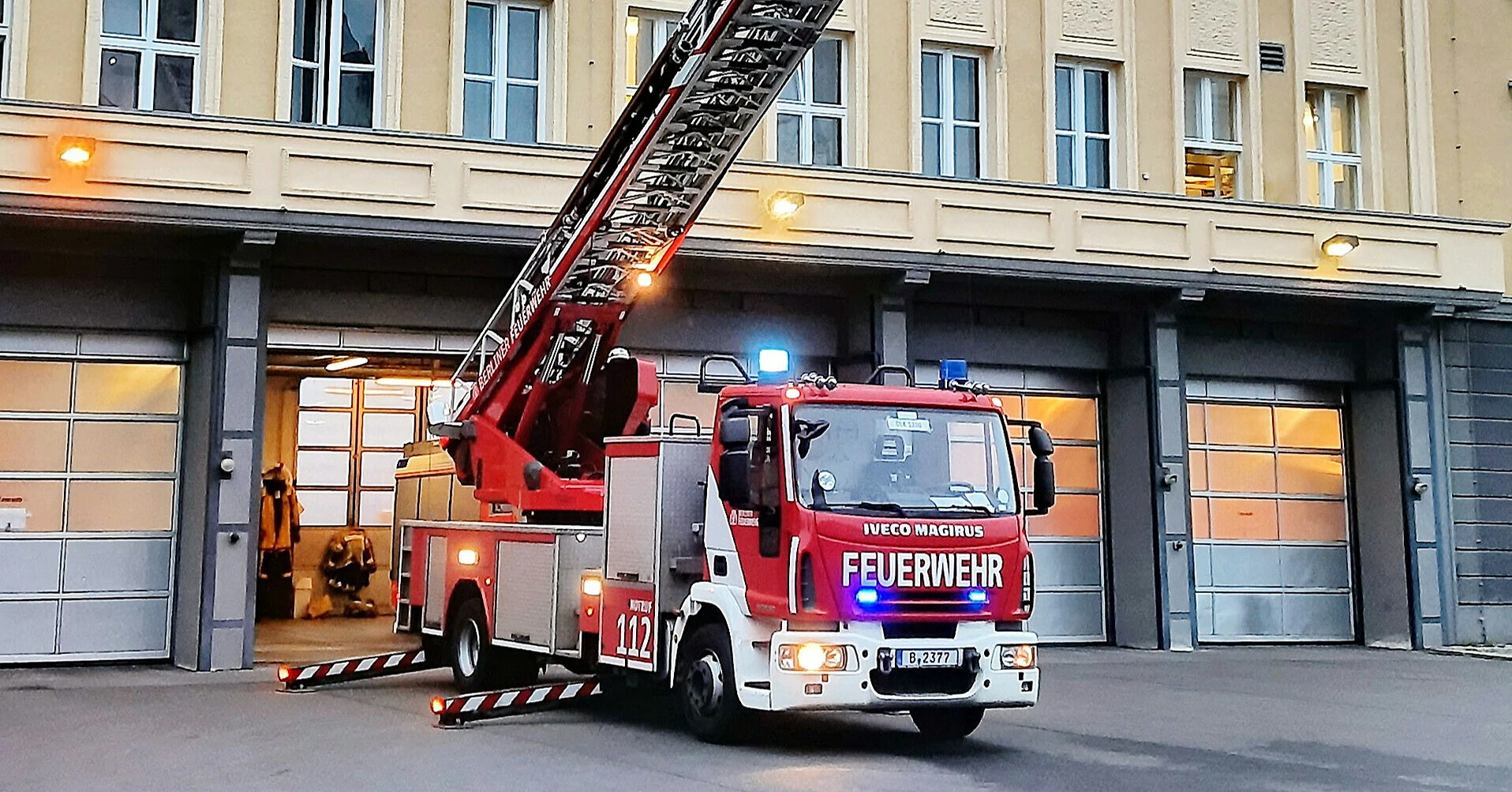 В німецькому Штутгарті зупинили рух поїздів через пожежу біля вокзалу