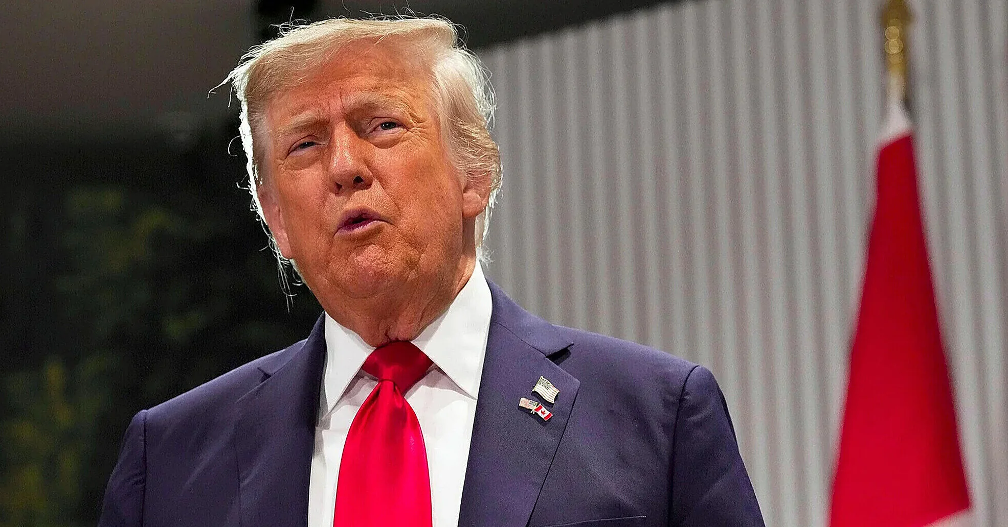 Трамп застряв одразу в трьох кризах: чим це загрожує Україні
