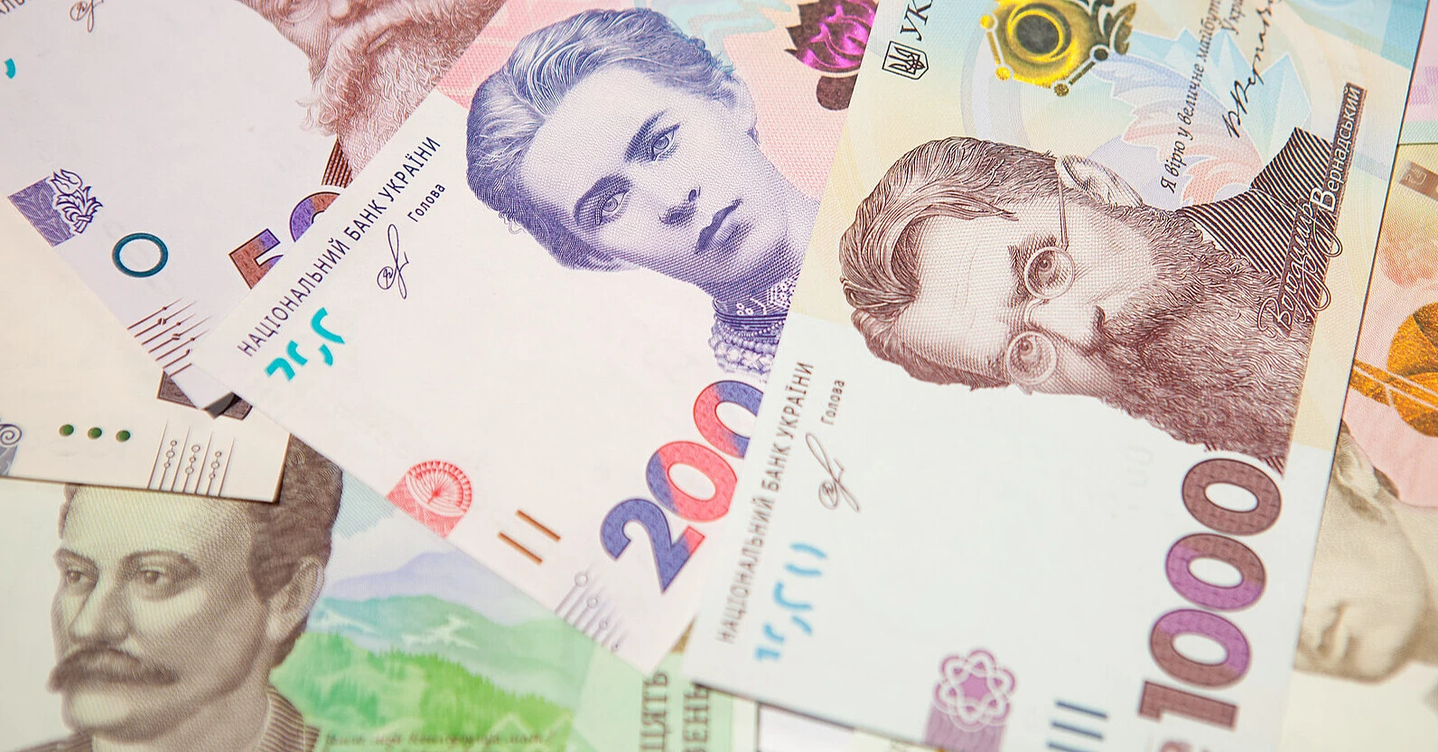 Уряд розподілив 6,6 млрд грн на підвищені зарплати бюджетникам