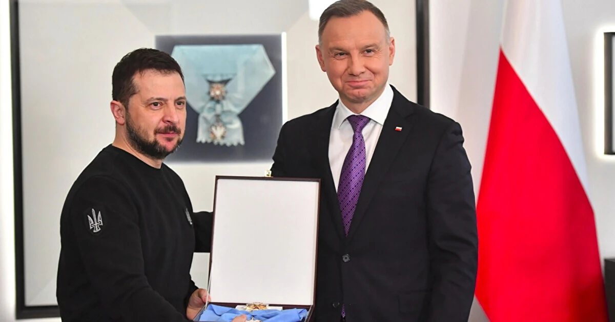 У Польщі розповіли, що буде з повернутим орденом Зеленського У Польщі розповіли, що буде з повернутим орденом Зеленського