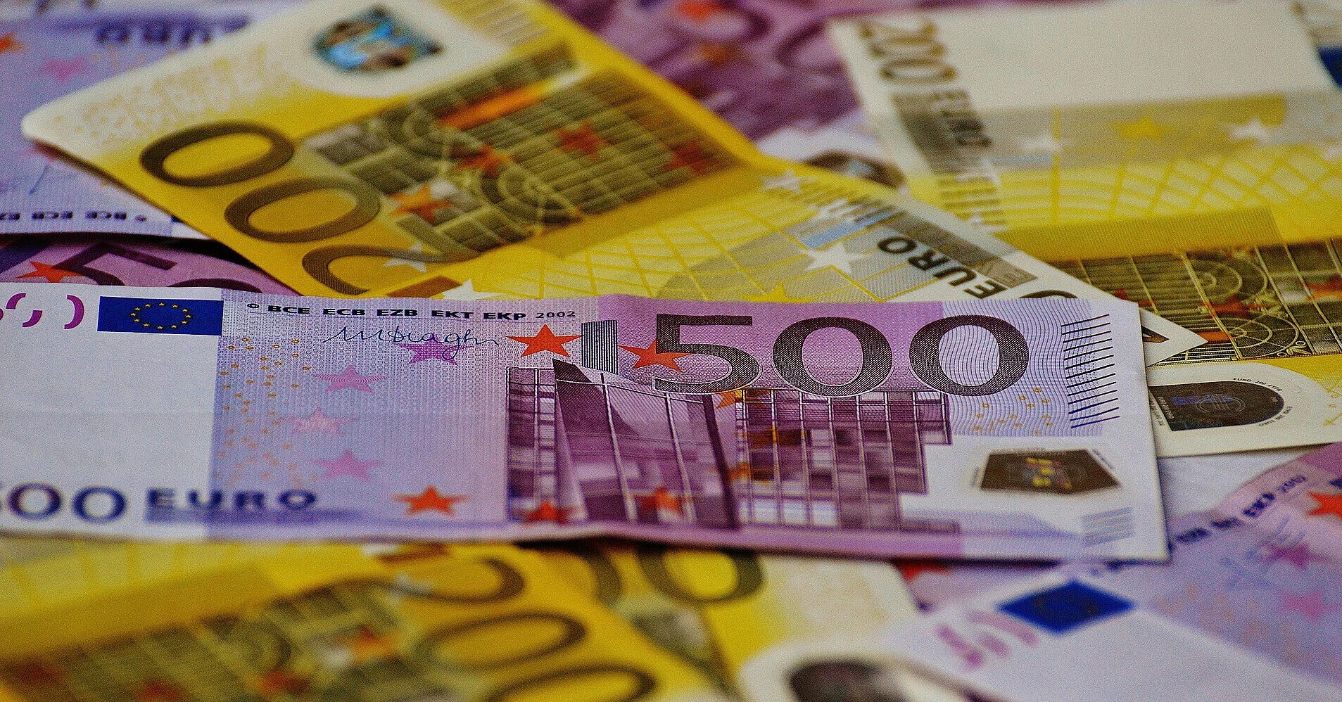 В ЄС розповіли, як планують дати Україні наступні 100 млрд євро