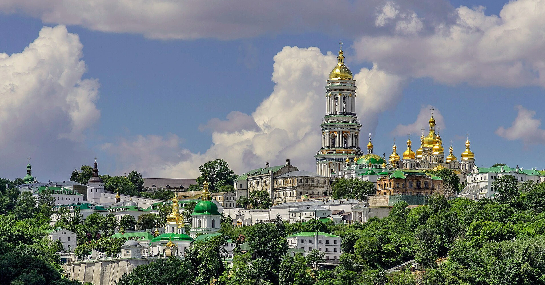 Лавра знову приймає відвідувачів: які об’єкти вже відкрили Лавра знову приймає відвідувачів: які об’єкти вже відкрили