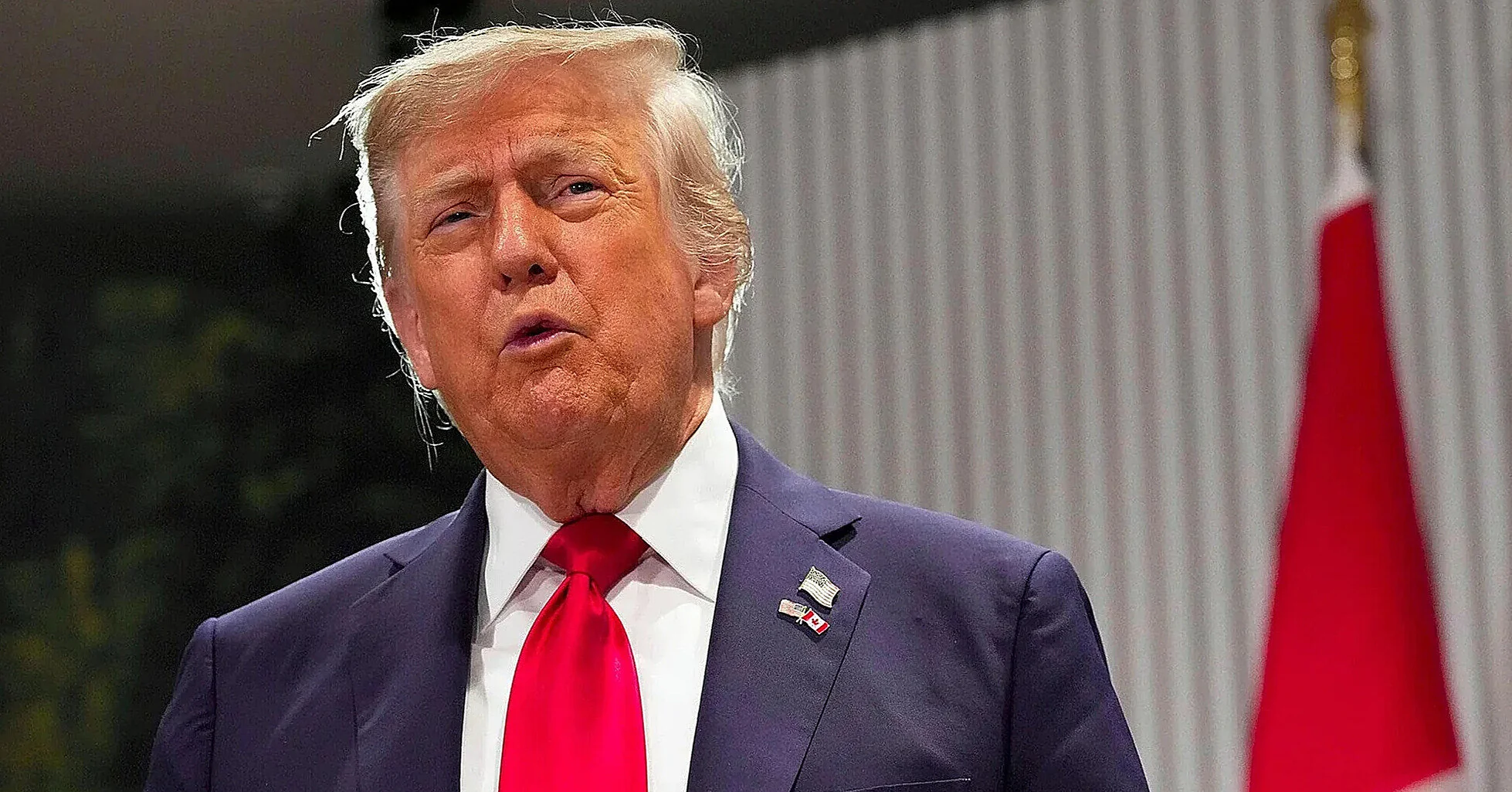 Трамп вважає, що Зеленський та Путін мають “самі розібратися” Трамп вважає, що Зеленський та Путін мають “самі розібратися”
