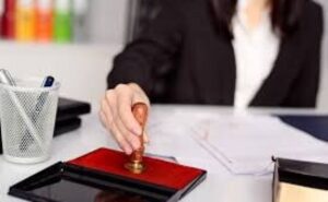 У Дніпрі судитимуть нотаріуса за незаконне переоформлення квартири вартістю майже мільйон гривень У Дніпрі судитимуть нотаріуса за незаконне переоформлення квартири вартістю майже мільйон гривень