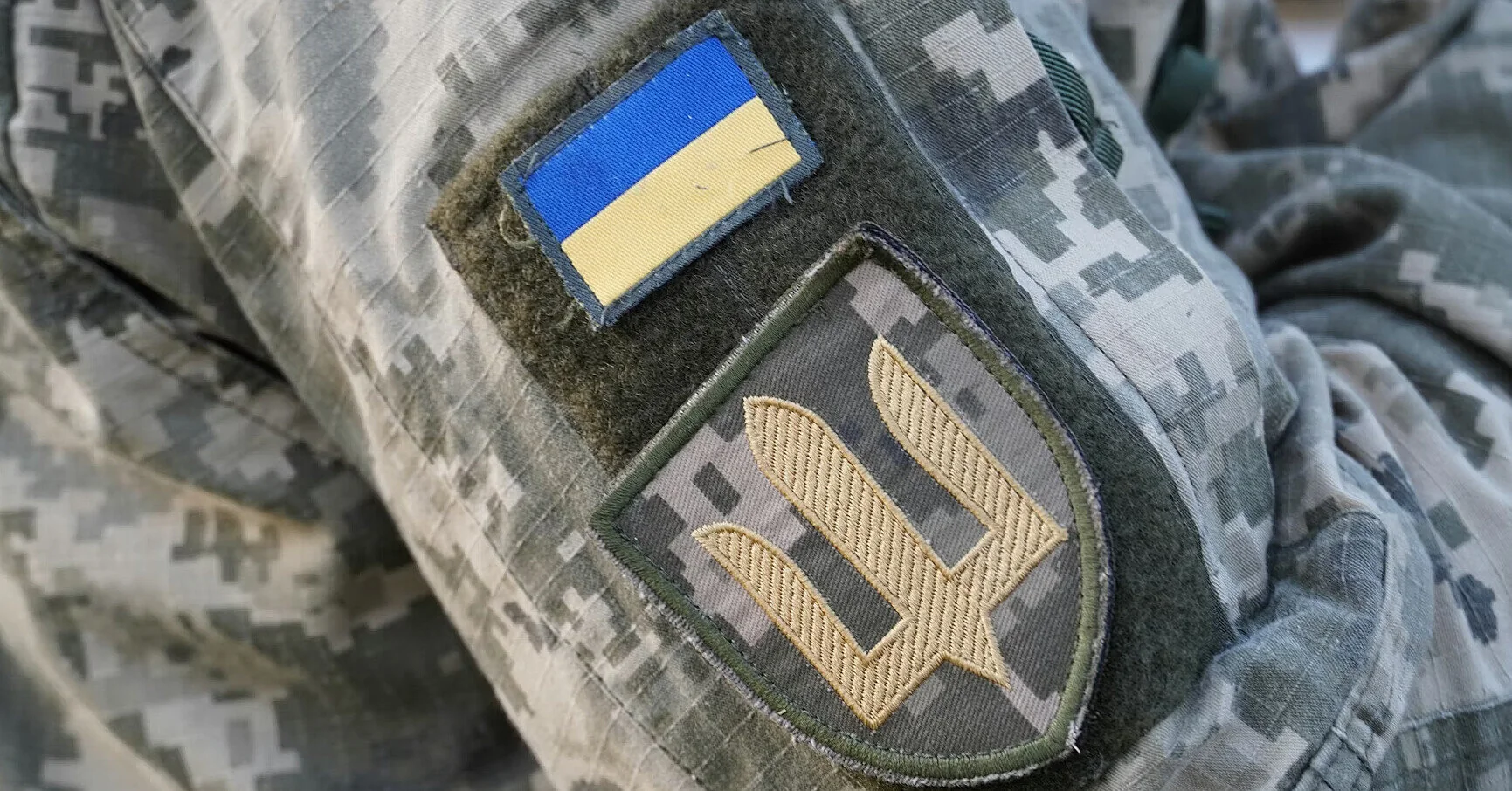 Викинули чоловіка у критичному стані: двом військовим ТЦК повідомили про підозру