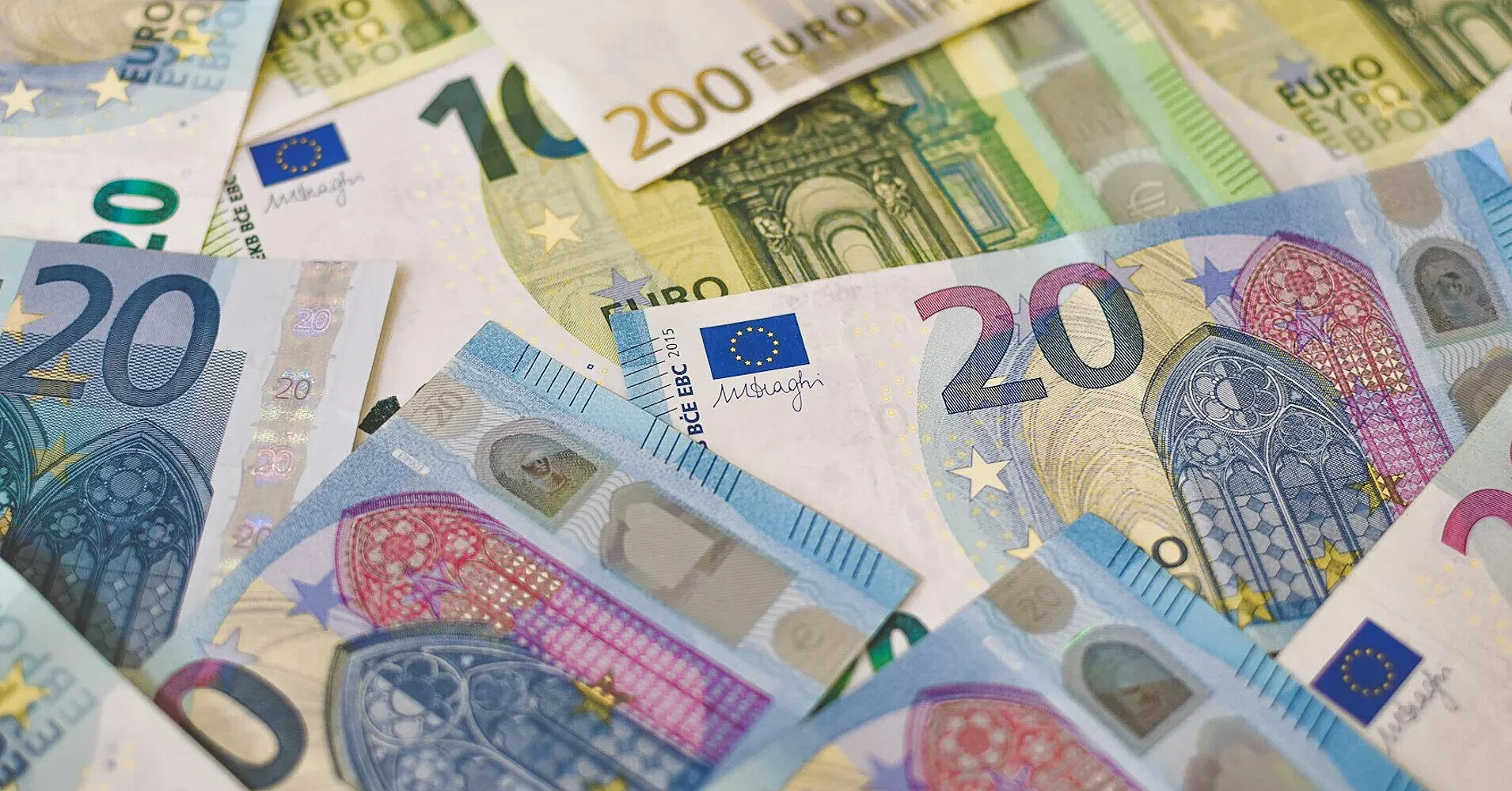 Розблокування Угорщиною 6,6 млрд євро за допомогу Україні: що гальмує вирішення Розблокування Угорщиною 6,6 млрд євро за допомогу Україні: що гальмує вирішення