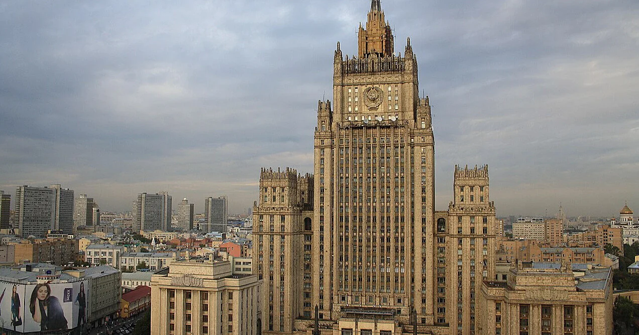 Зустріч ініціювали європейці: до МЗС РФ прибули посли Франції, Британії та Німеччини Зустріч ініціювали європейці: до МЗС РФ прибули посли Франції, Британії та Німеччини