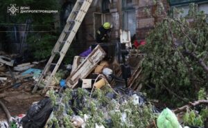 У центрі Дніпра горіла покинута будівля: пожежу гасили майже чотири години У центрі Дніпра горіла покинута будівля: пожежу гасили майже чотири години