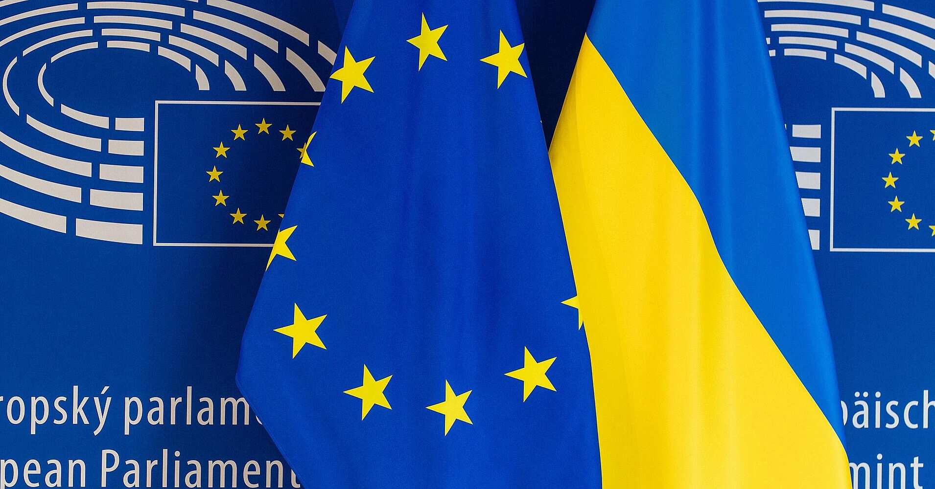 ЄС офіційно відкрив перший кластер переговорів про вступ України