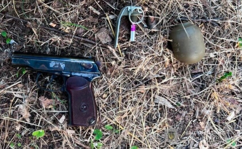 У Запоріжжі затримали торговця зброєю та боєприпасами У Запоріжжі затримали торговця зброєю та боєприпасами