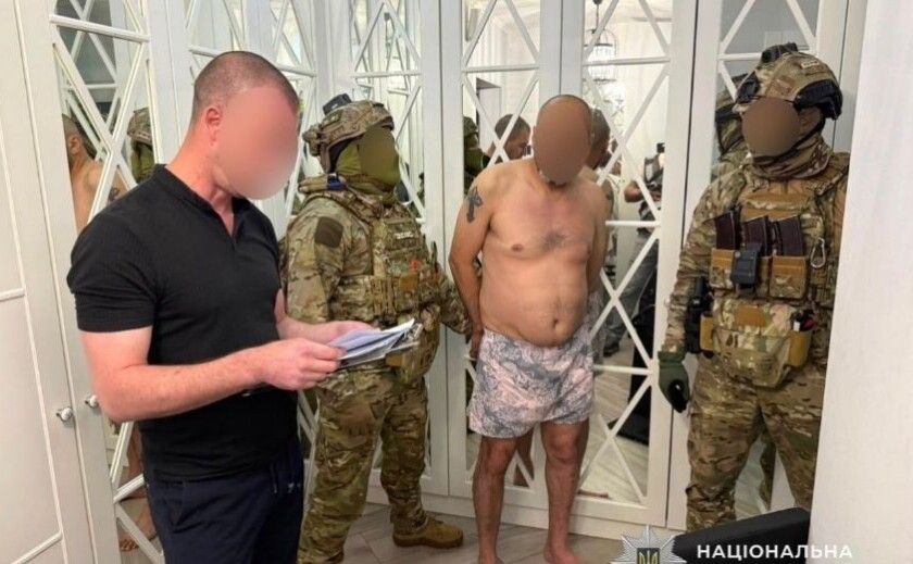 Розбійний напад та пограбування майже на 4 мільйони гривень: правоохоронці Дніпропетровщини затримали підозрюваного Розбійний напад та пограбування майже на 4 мільйони гривень: правоохоронці Дніпропетровщини затримали підозрюваного
