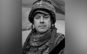 Донька залишилася без батька: захищаючи Україну загинув Руслан Стаднік з Камʼянського Донька залишилася без батька: захищаючи Україну загинув Руслан Стаднік з Камʼянського