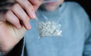На Запоріжжі за апеляцією прокурорів виробників метамфетаміну засуджено до 9 років ув’язнення На Запоріжжі за апеляцією прокурорів виробників метамфетаміну засуджено до 9 років ув’язнення