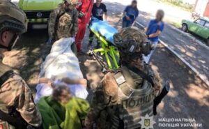 Ще два життя у безпеці: евакуаційна група поліції «Білий янгол» евакуювала з прифронтової Нікопольщини двох жінок, одна з яких є маломобільною Ще два життя у безпеці: евакуаційна група поліції «Білий янгол» евакуювала з прифронтової Нікопольщини двох жінок, одна з яких є маломобільною