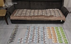У Дніпрі судитимуть чоловіка, який за 8 тисяч доларів обіцяв вивезти ухилянтів за кордон