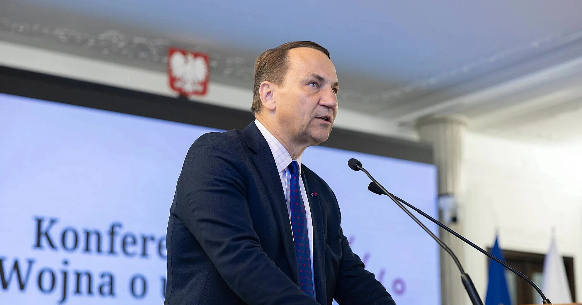 Сікорський відповів Буданову на слова про напругу між Україною та Польщею Сікорський відповів Буданову на слова про напругу між Україною та Польщею