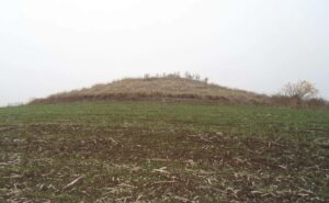 На Запоріжжі прокуратура повернула державі землі з курганами віком понад 4 тисячі років