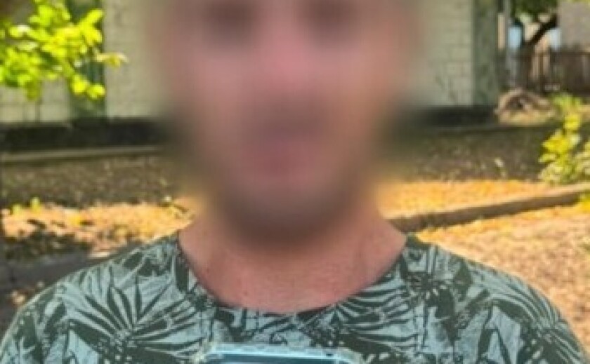 Пограбував жінку на подвір’ї приватного будинку: у Кам`янському районі поліцейські затримали 37-річного чоловіка