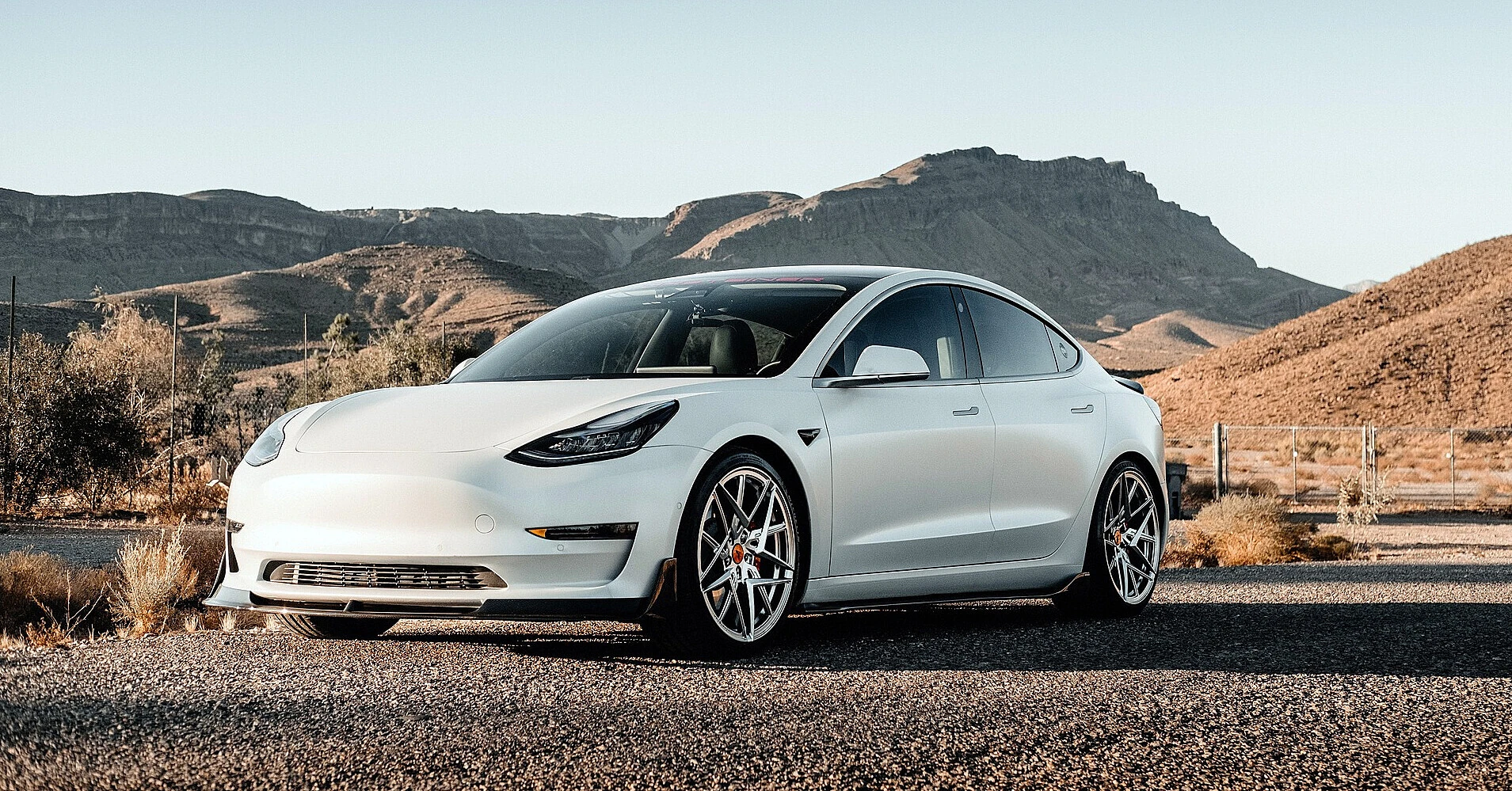Європейський ринок знову допомагає Tesla: поставки перевищили прогнози Європейський ринок знову допомагає Tesla: поставки перевищили прогнози
